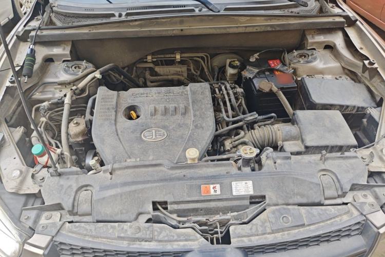 Used Bestune X80 2016 2.0L automatic Comfort trim level Engine Bay