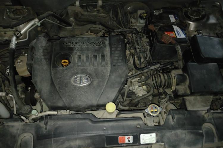 Used Bestune X80 2016 2.0L automatic Comfort trim level Engine Bay