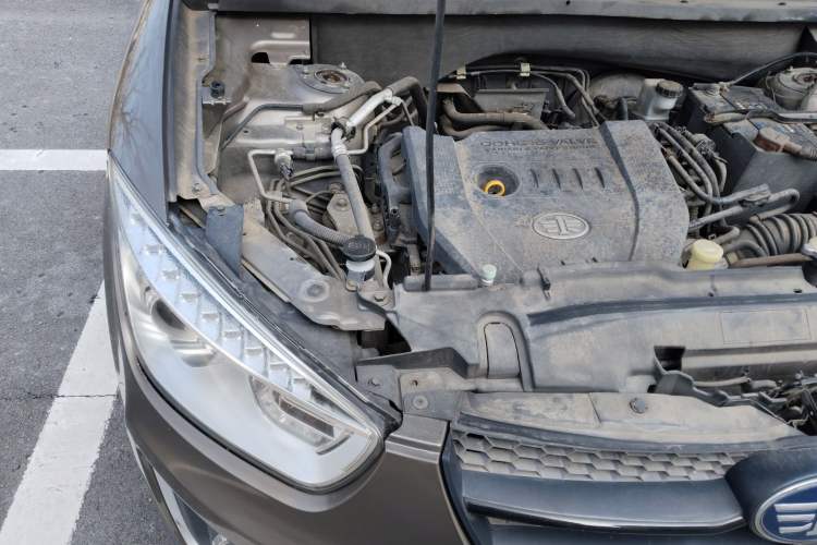Used Bestune X80 2016 2.0L Manual Luxury Edition Engine Bay Right