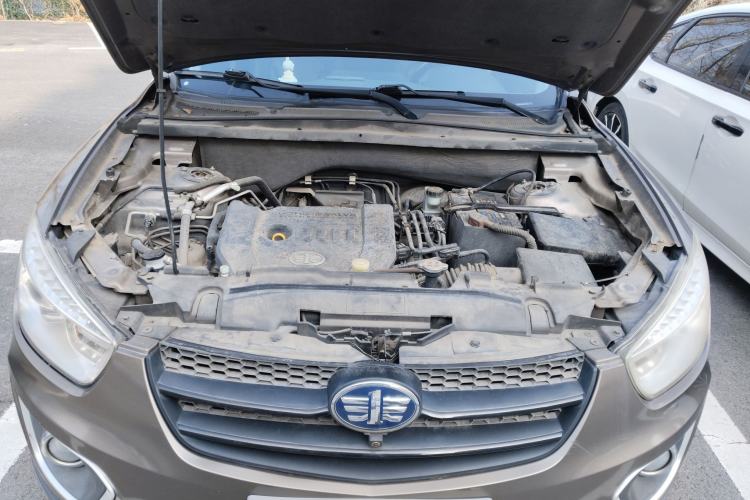 Used Bestune X80 2016 2.0L Manual Luxury Edition Engine Bay