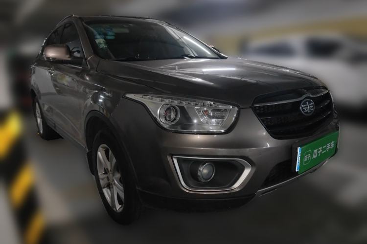 Used Bestune X80 2016 2.0L automatic Comfort trim level Front Right 45 Deg