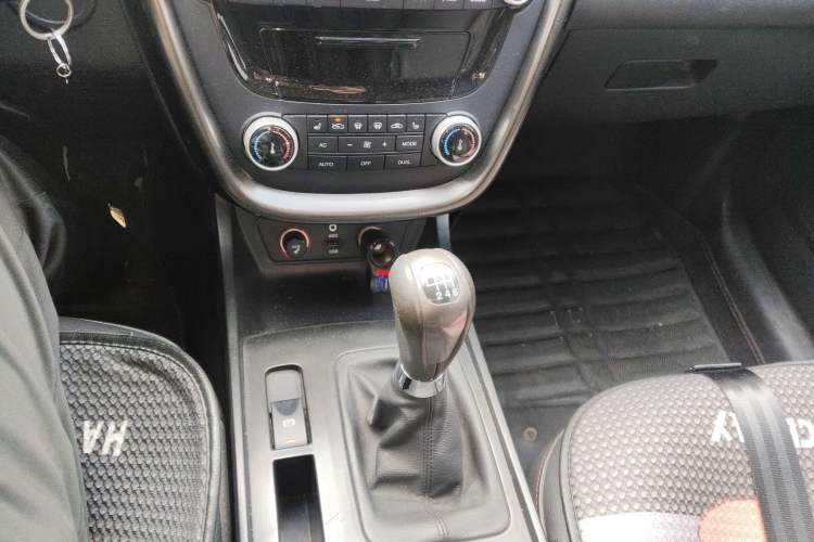 Used Bestune X80 2016 2.0L Manual Luxury Edition Gear Lever
