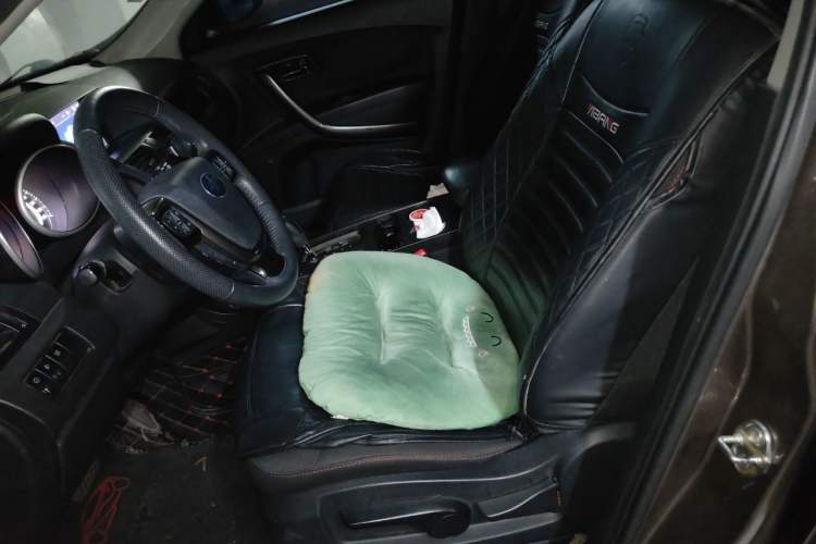 Used Bestune X80 2016 2.0L automatic Comfort trim level Left Front Seat