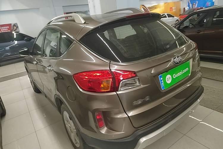 Used Bestune X80 2016 2.0L automatic Comfort trim level Rear Left 45 Deg