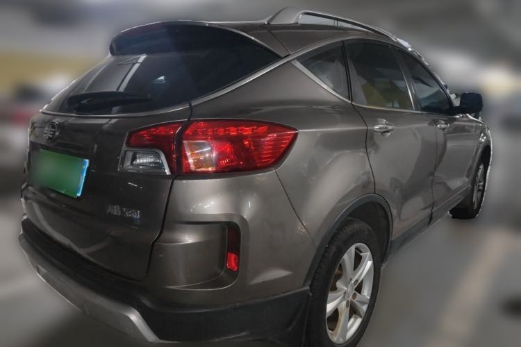 Used Bestune X80 2016 2.0L automatic Comfort trim level Rear Right 45 Deg