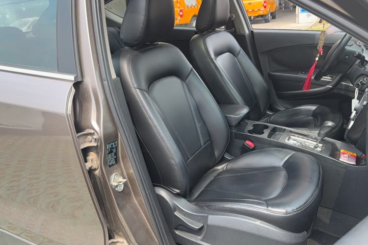 Used Bestune X80 2016 2.0L automatic Comfort trim level Right Front Seat