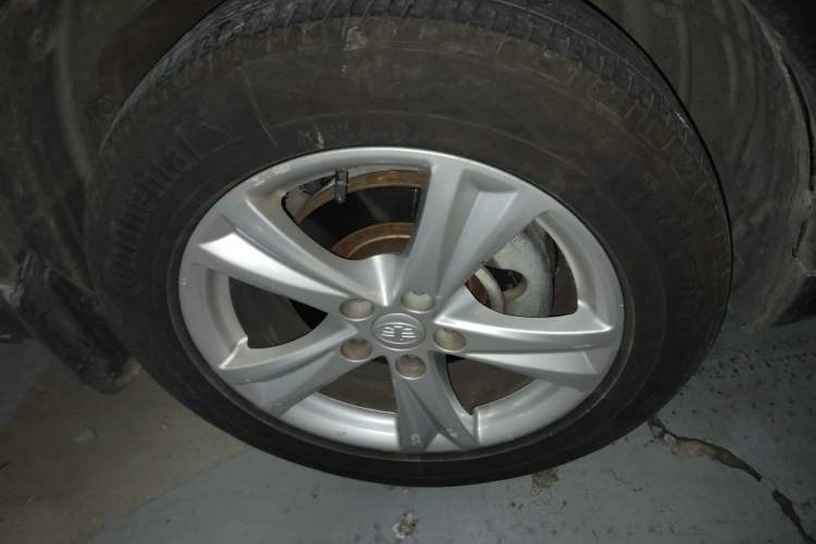 Used Bestune X80 2016 2.0L automatic Comfort trim level Right Front Wheel Hub