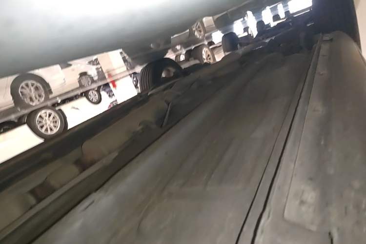 Used Bestune X80 2016 2.0L automatic Comfort trim level Right Side Sill
