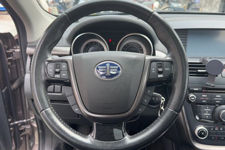 Used Bestune X80 2016 2.0L automatic Comfort trim level Steering Wheel