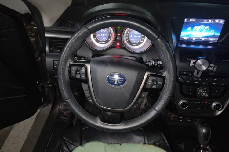 Used Bestune X80 2016 2.0L automatic Comfort trim level Steering Wheel