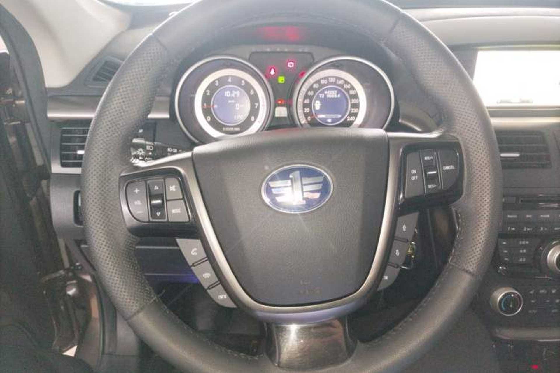 Used Bestune X80 2016 1.8T Automatic Luxury Model Steering Wheel