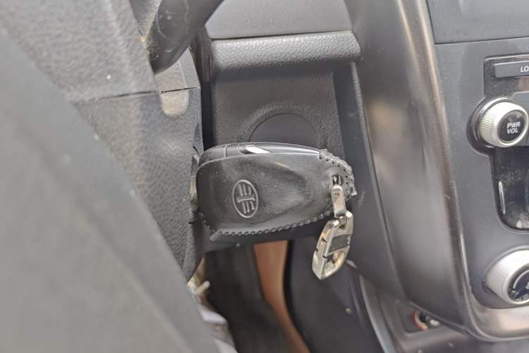 Used Bestune X80 2016 2.0L automatic Comfort trim level Vehicle Key