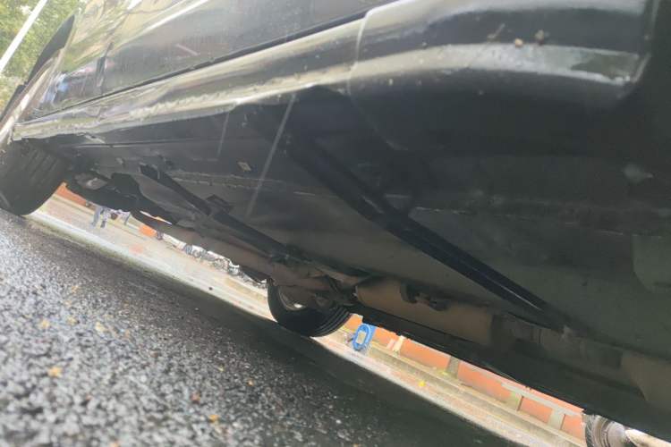 Used Bestune X80 2016 2.0L automatic Comfort trim level Chassis Front Right