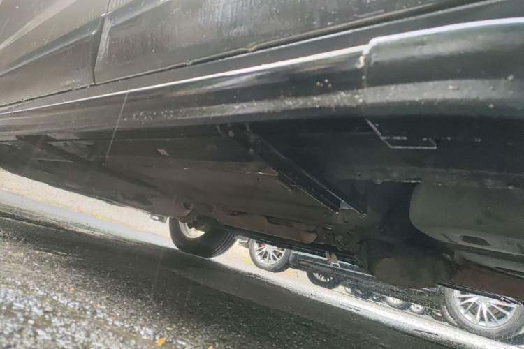 Used Bestune X80 2016 2.0L automatic Comfort trim level Chassis Rear Left