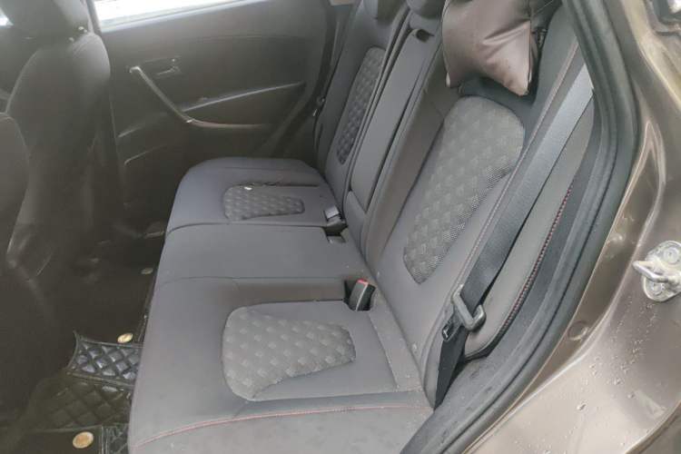 Used Bestune X80 2016 2.0L automatic Comfort trim level Left Rear Seat