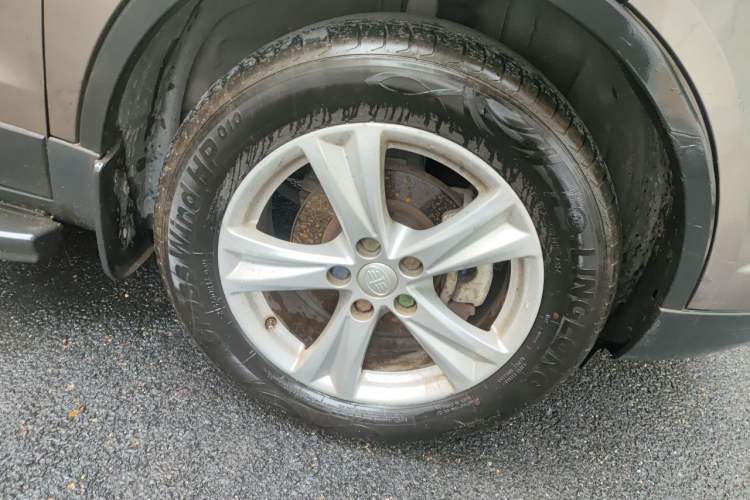 Used Bestune X80 2016 2.0L automatic Comfort trim level Right Front Wheel Hub