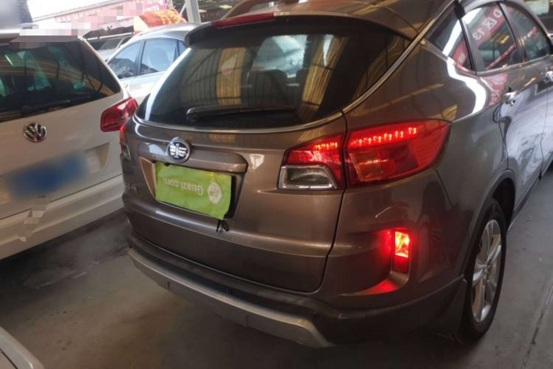 Used Bestune X80 2016 2.0L automatic Comfort trim level Rear
