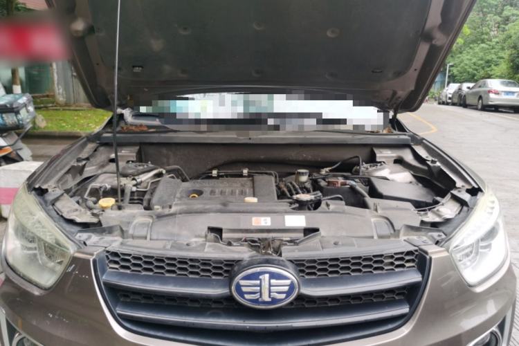 Used Bestune X80 2016 2.0L manual Comfort trim level Engine Bay
