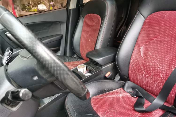 Used Bestune X80 2016 2.0L manual Comfort trim level Left Front Seat