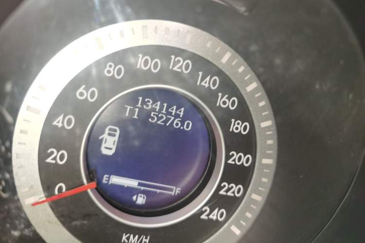 Used Bestune X80 2016 2.0L manual Comfort trim level Odometer Close Up