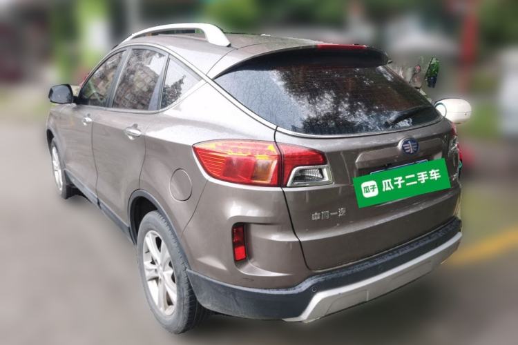 Used Bestune X80 2016 2.0L manual Comfort trim level Rear Left 45 Deg