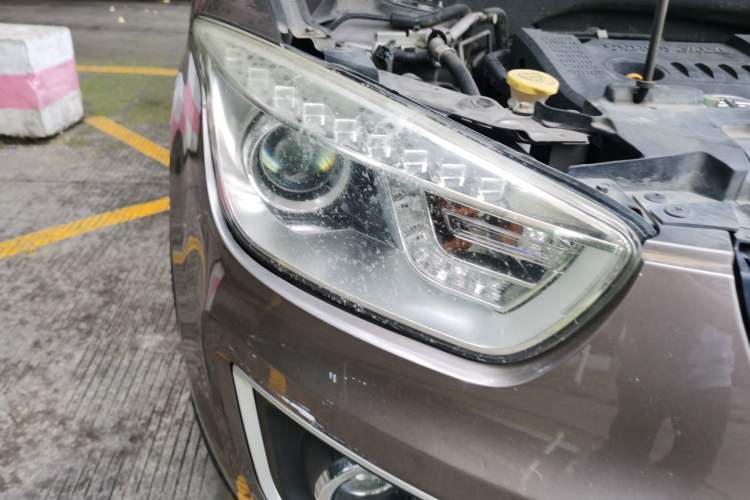 Used Bestune X80 2016 2.0L manual Comfort trim level Right Front Headlight