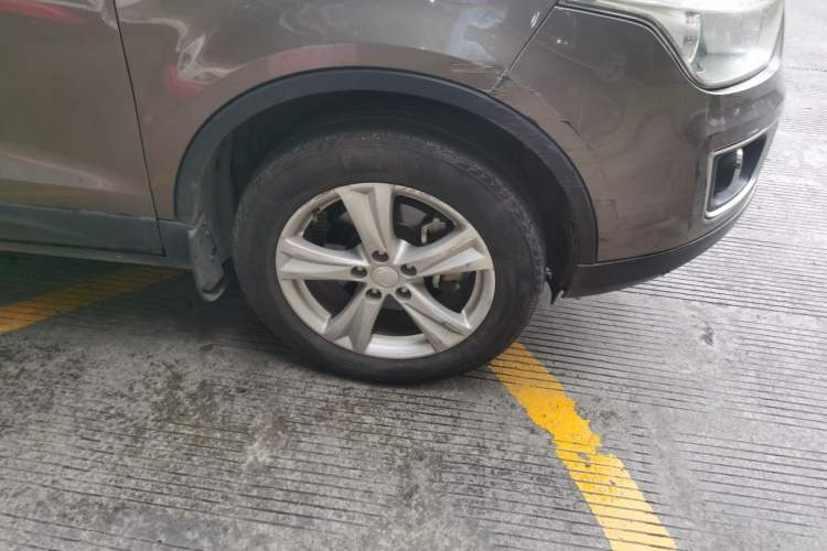 Used Bestune X80 2016 2.0L manual Comfort trim level Right Front Wheel Hub