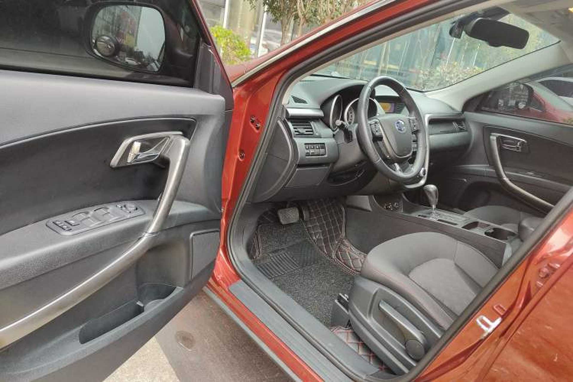 Used Bestune X80 2016 2.0L automatic Comfort trim level Driver Seat