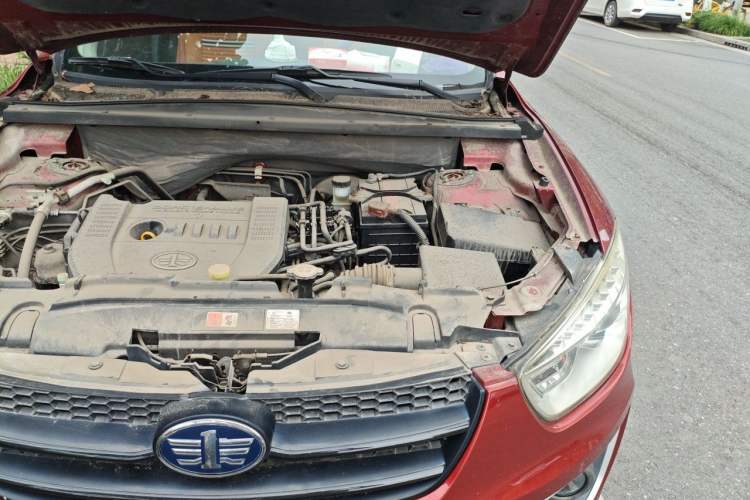 Used Bestune X80 2016 2.0L automatic Comfort trim level Engine Bay Left