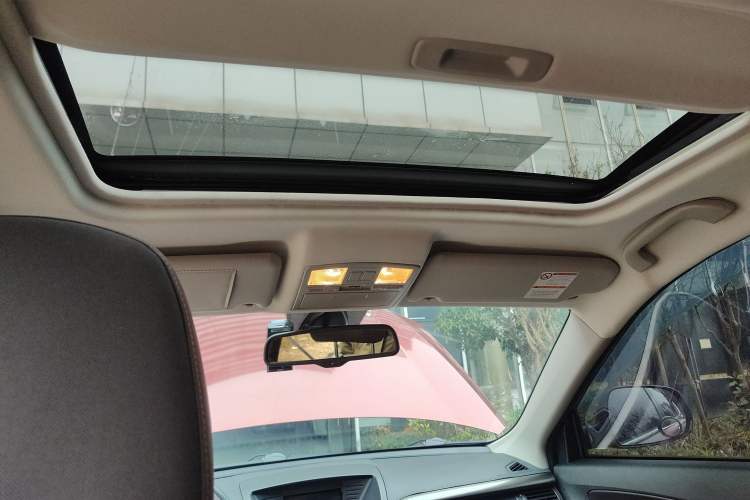 Used Bestune X80 2016 2.0L automatic Comfort trim level Headliner