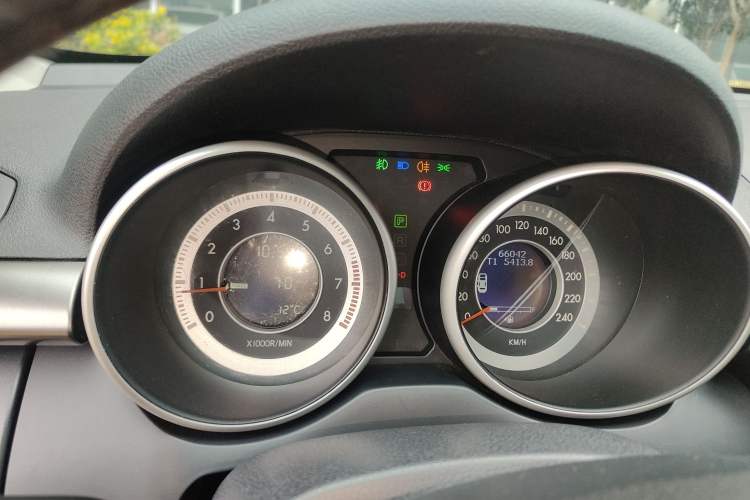Used Bestune X80 2016 2.0L automatic Comfort trim level Instrument Cluster