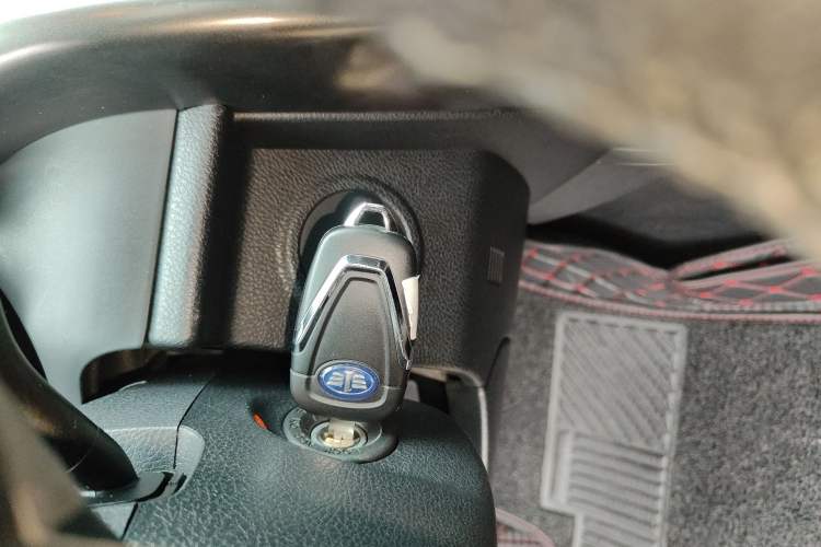 Used Bestune X80 2016 2.0L automatic Comfort trim level Interior 1