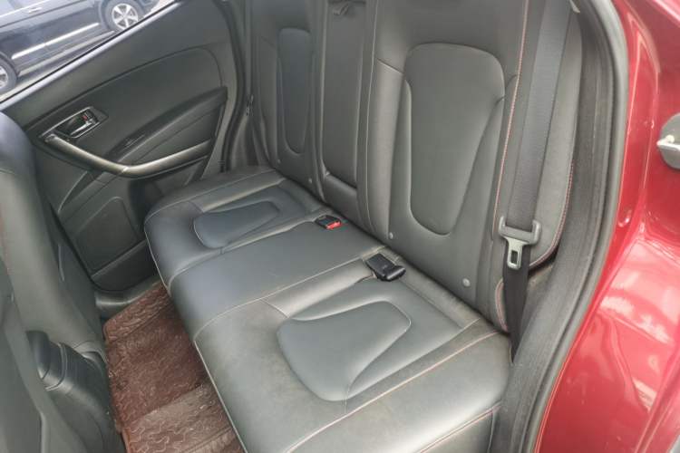 Used Bestune X80 2016 2.0L Automatic Luxury Model Interior 1