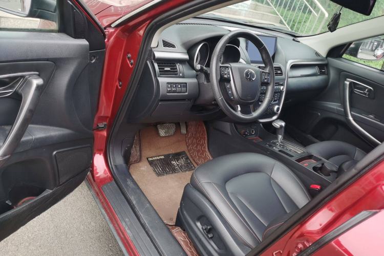 Used Bestune X80 2016 2.0L Automatic Luxury Model Interior 2