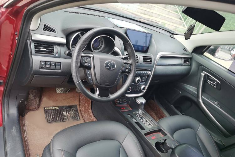 Used Bestune X80 2016 2.0L Automatic Luxury Model Interior 3