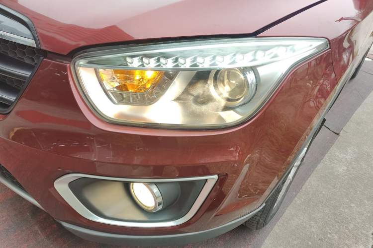 Used Bestune X80 2016 2.0L automatic Comfort trim level Left Front Headlight