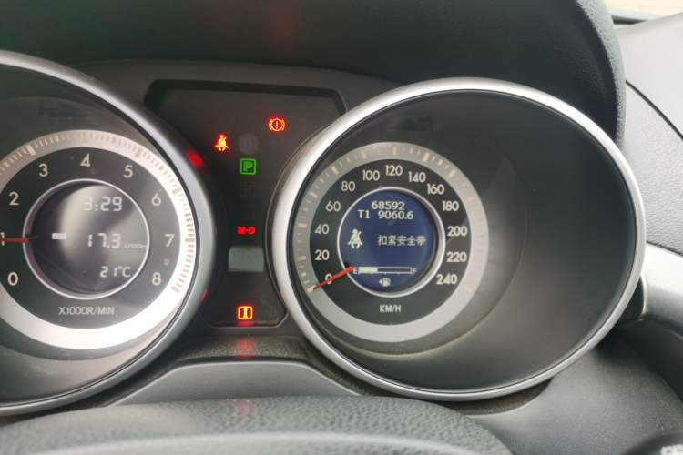 Used Bestune X80 2016 2.0L Automatic Luxury Model Odometer Close Up