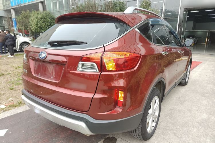 Used Bestune X80 2016 2.0L automatic Comfort trim level Rear Right 45 Deg