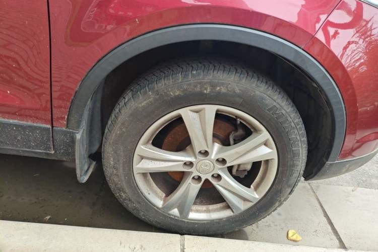 Used Bestune X80 2016 2.0L automatic Comfort trim level Right Front Wheel Hub