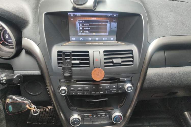 Used Bestune X80 2016 1.8T automatic comfort version Audio And AC Panel