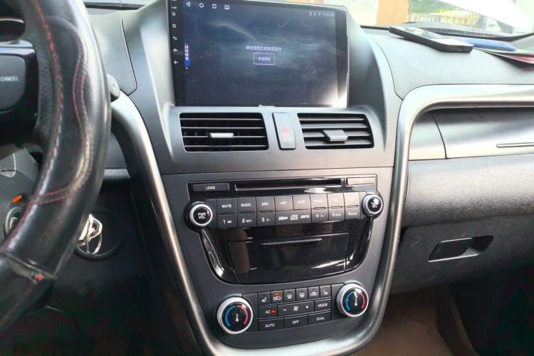 Used Bestune X80 2016 2.0L Manual Luxury Edition Audio And AC Panel