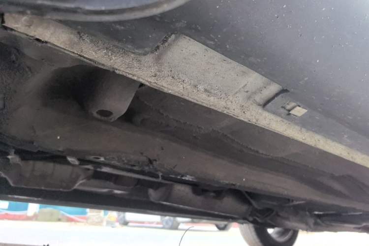 Used Bestune X80 2016 2.0L automatic Comfort trim level Chassis Front Left