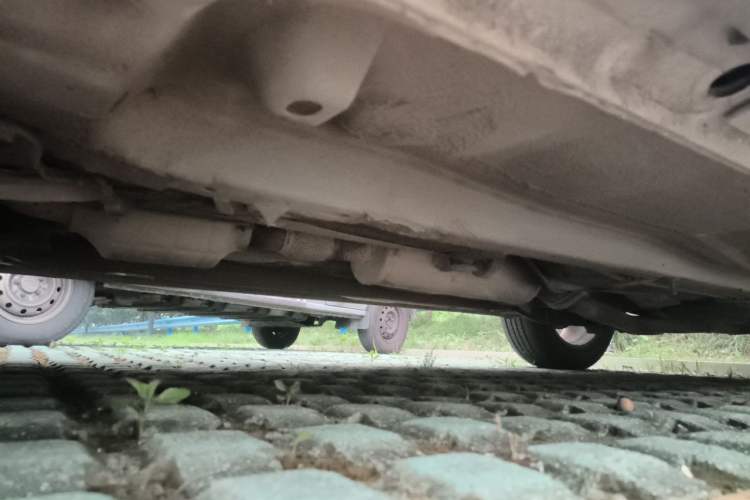 Used Bestune X80 2016 2.0L automatic Comfort trim level Chassis Front Left