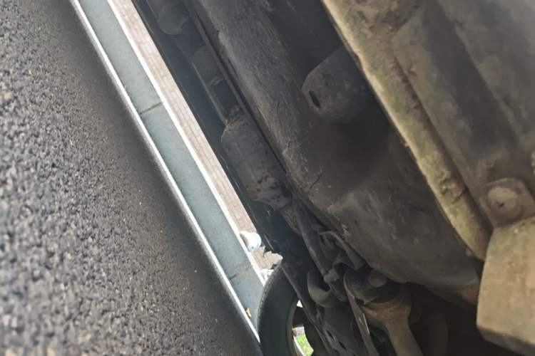 Used Bestune X80 2016 2.0L automatic Comfort trim level Chassis Front Right