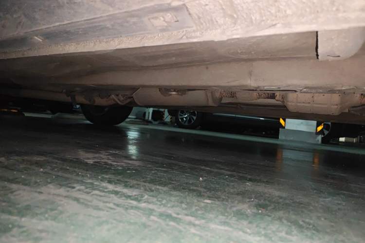 Used Bestune X80 2016 2.0L manual Comfort trim level Chassis Front Right