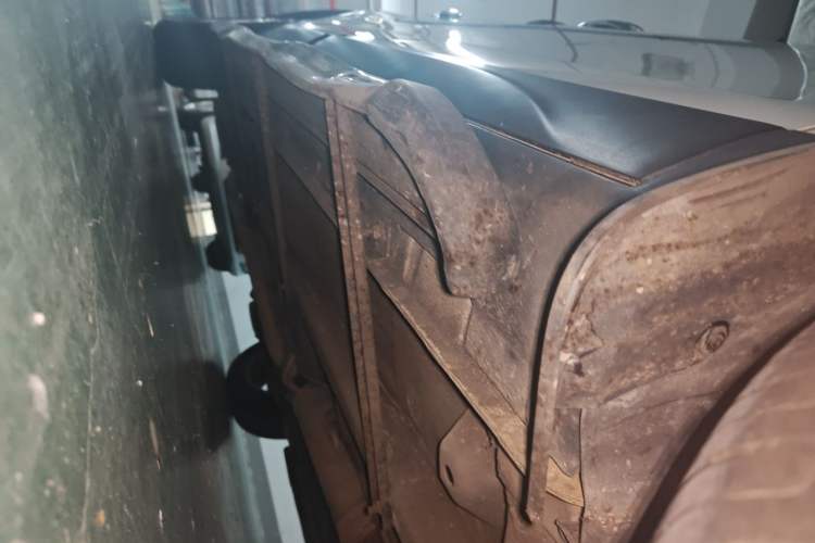 Used Bestune X80 2016 2.0L automatic Comfort trim level Chassis Front Right