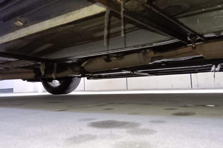 Used Bestune X80 2016 2.0L automatic Comfort trim level Chassis Front Right