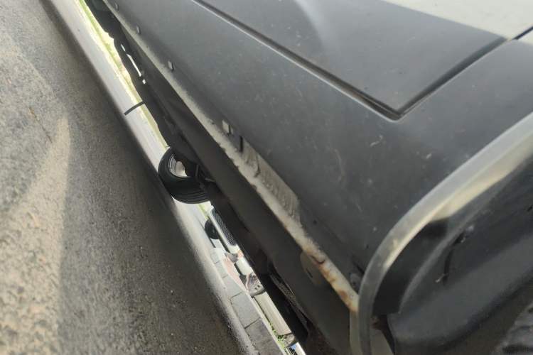 Used Bestune X80 2016 2.0L automatic Comfort trim level Chassis Front Right