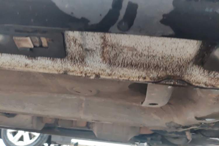 Used Bestune X80 2016 2.0L automatic Comfort trim level Chassis Front Right