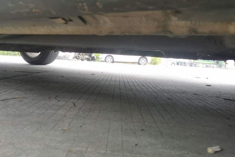 Used Bestune X80 2016 2.0L automatic Comfort trim level Chassis Front Right